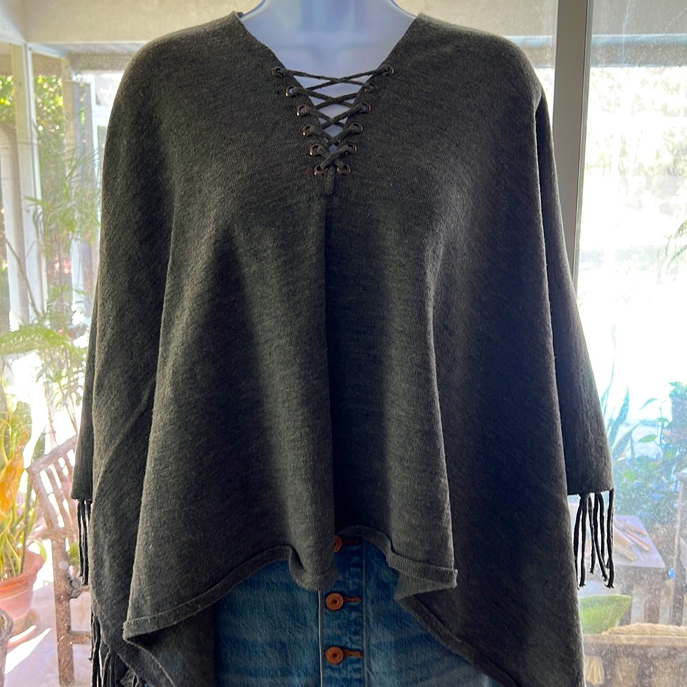 Quagga Green Label Light Grey Boho Poncho Fringe Sweater Wrap Like Free People
